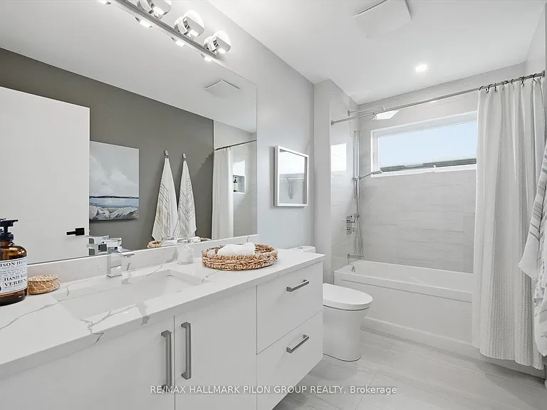559 Mutual St — Photo 22