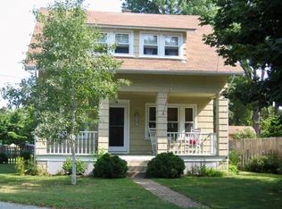 24 Pettaconsett Ave, Warwick, RI 02888