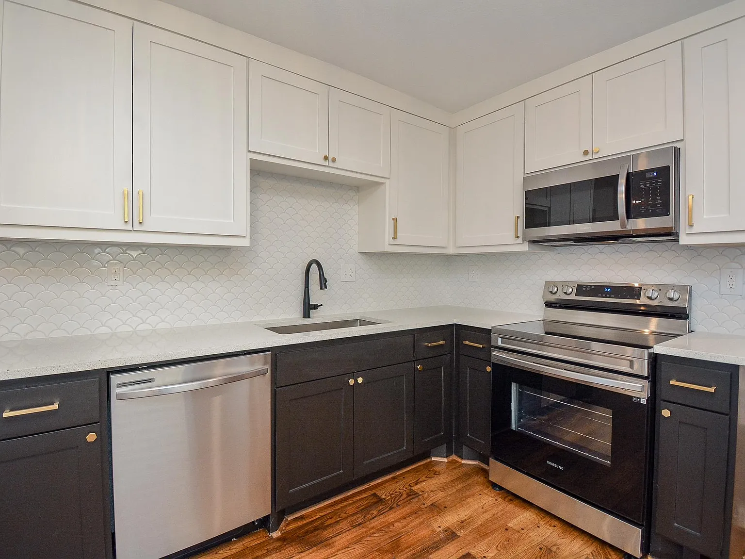 2916 Arbor St — Photo 3