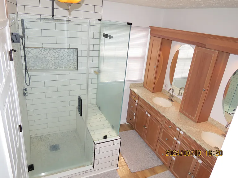 Master Bedroom Bathroom