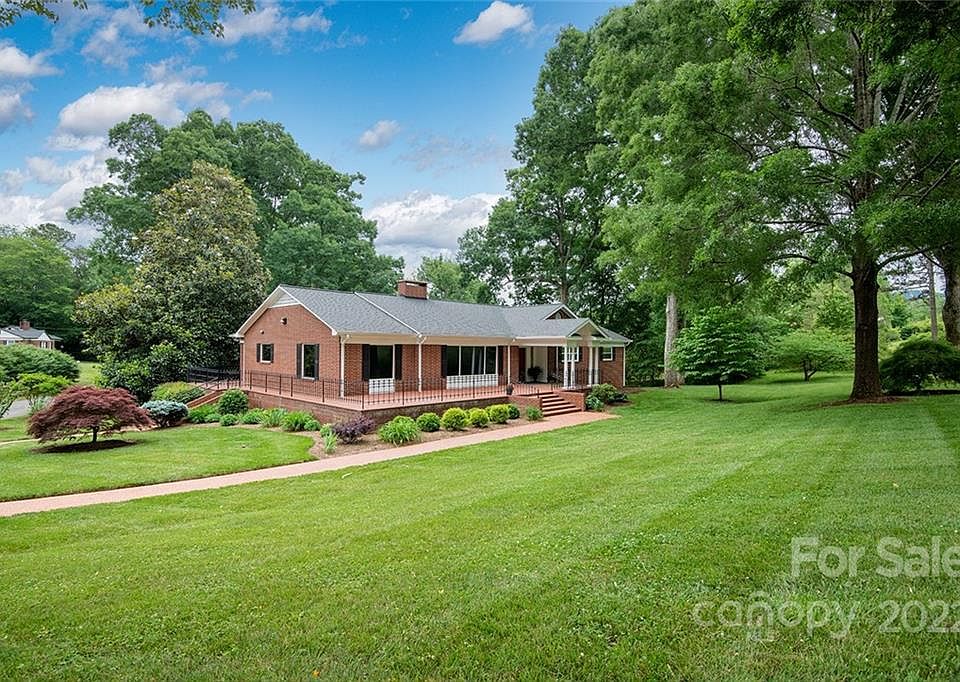 1st image of 205 Mountain View Dr