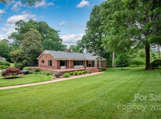 205 Mountain View Dr, Morganton, NC 28655