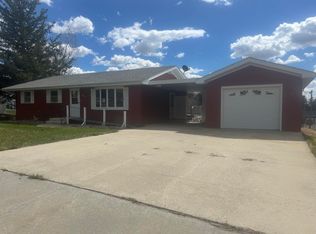 557 W 10th St, Winner, SD 57580