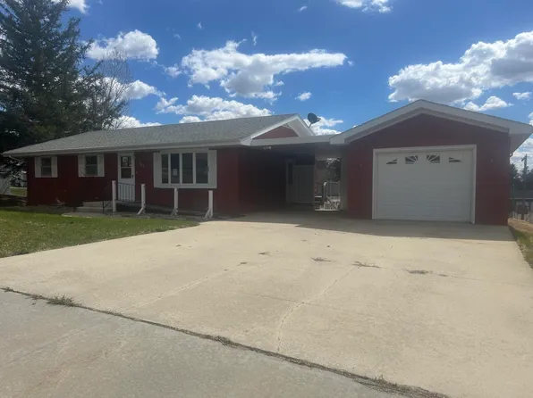 557 W 10th St, Winner, SD 57580
