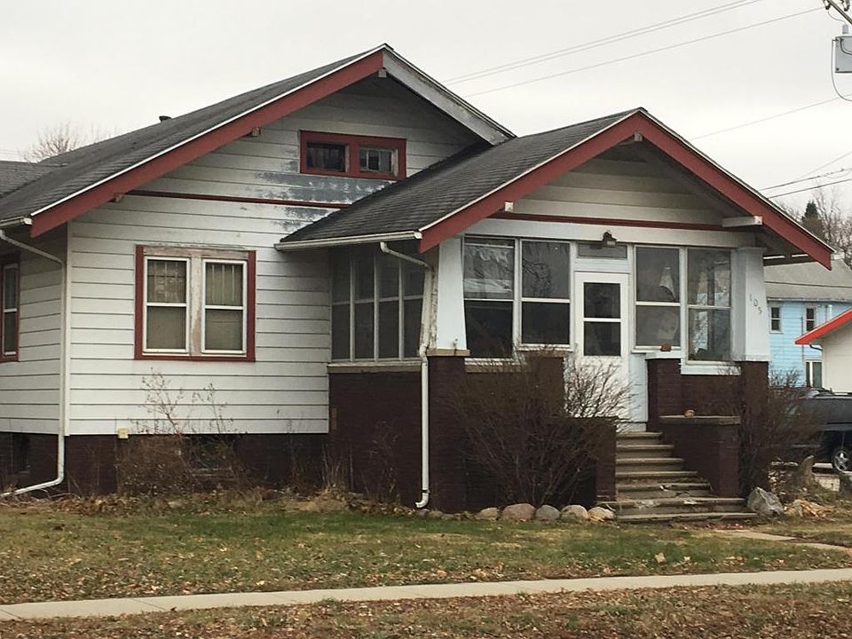 1st image of 105 S Kennedy Ave