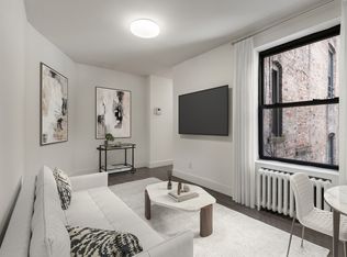 210 W 10th St, New York, NY 10014