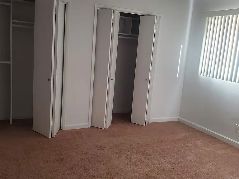 2212 S Bentley Ave — Photo 6