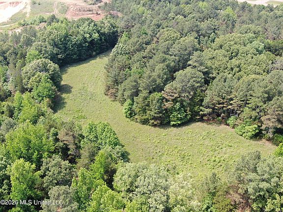 3rd image of 500 Boswell Rd