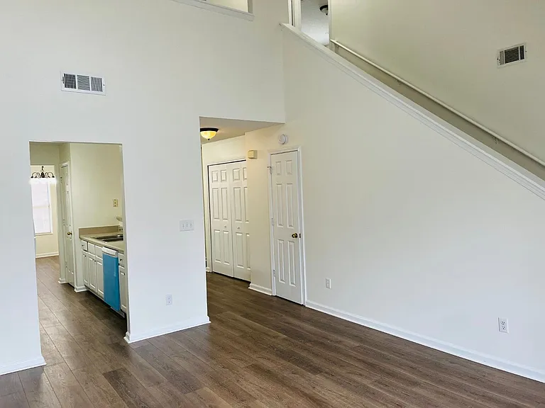 4037 Ravenwood Ct — Photo 9