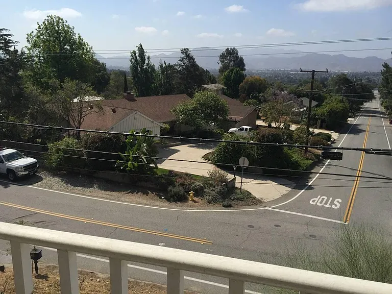 102 Santa Cruz Way — Photo 2