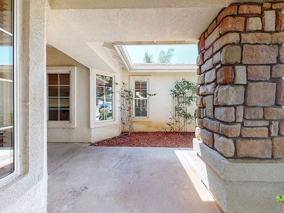 3rd image of 31955 Crecy Dr