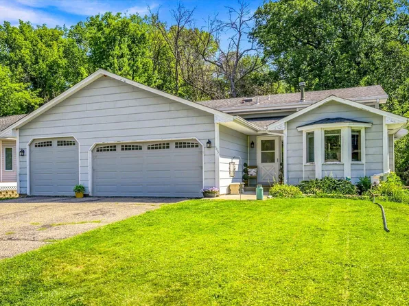 345 9th St SW, Forest Lake, MN 55025