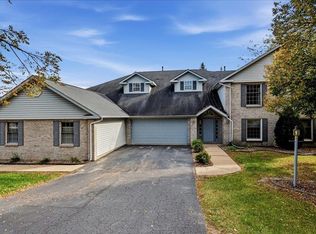 3294 Lake Ridge Dr APT B, Dubuque, IA 52003