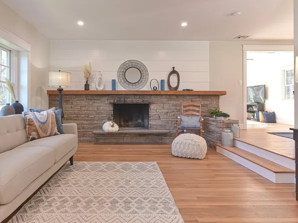 1 Duggan Rd, Acton, MA 01720