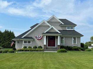 155 Cottontail Dr, Portsmouth, RI 02871