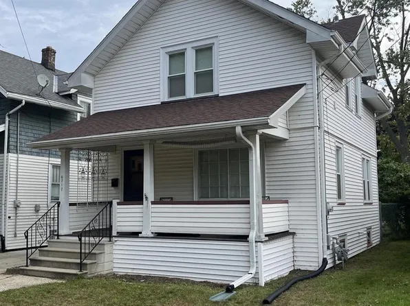 6717 12th AVENUE, Kenosha, WI 53143
