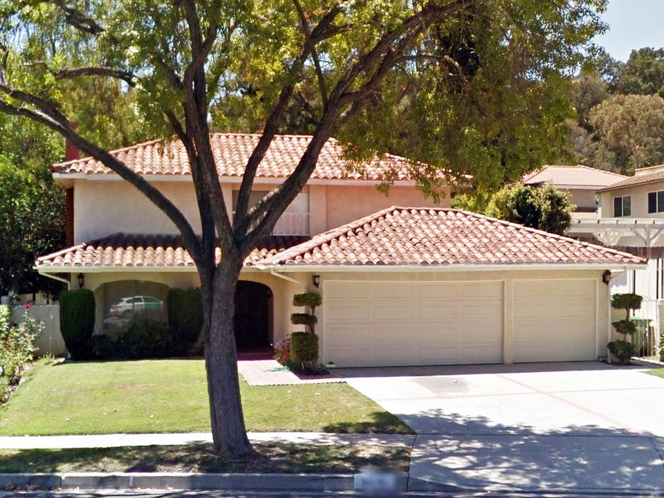 2nd image of 911 Triunfo Canyon Rd