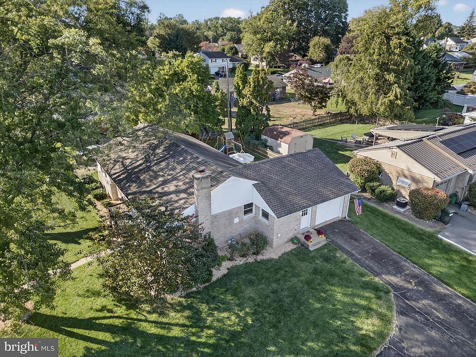 1st image of 134 Bayberry Dr