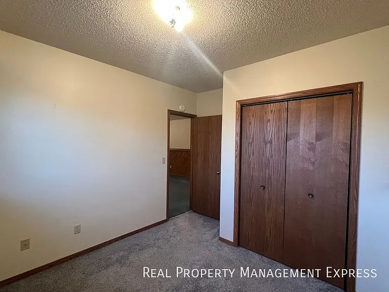4409 E 20th St — Photo 21