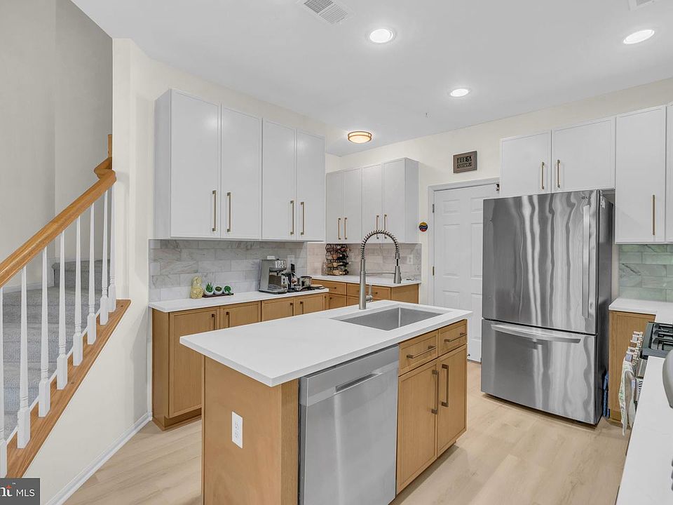 1st image of 9816 Pickens Pl