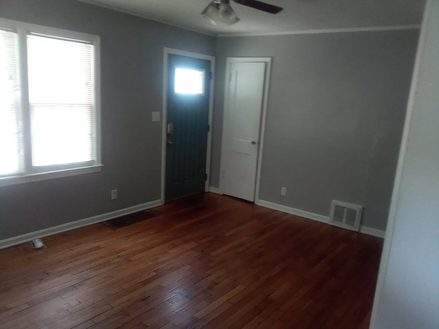 1011 Illinois St — Photo 2