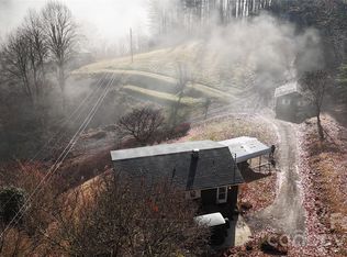 707 Lickskillet Rd, Burnsville, NC 28714