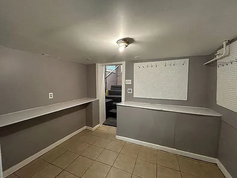 923 Vanderbilt St — Photo 17