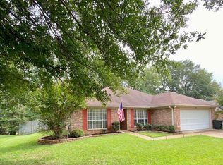 108 Fox Run Way, Clinton, MS 39056