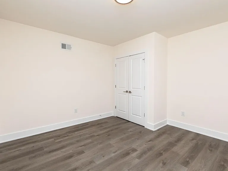 962 N 8th St #8 — Photo 16