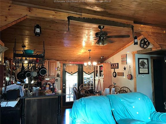 4th image of 70 Shari Ln