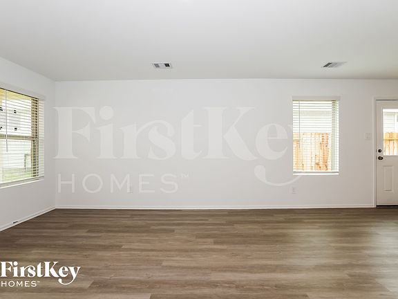 3rd image of 423 Jewett Meadow Dr