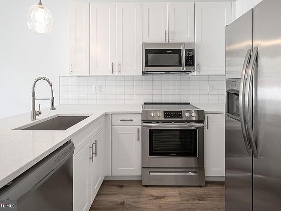 4th image of 2030 E Susquehanna Ave