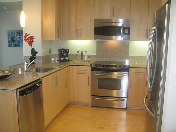 2nd image of 38 N Almaden Blvd Unit 919