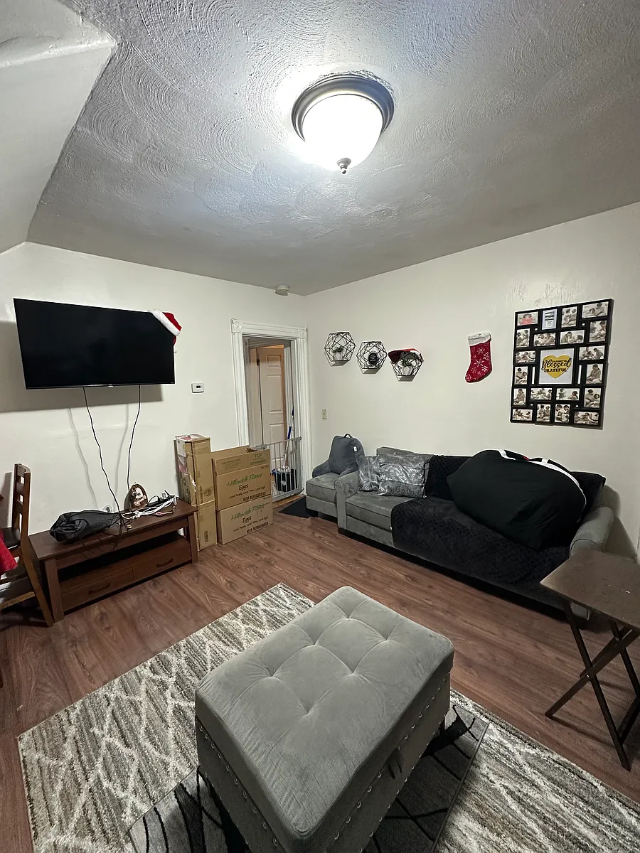 Building Photo - 46 Whittier Ave #3