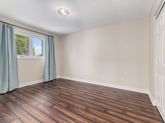5th image of 209 Elvira St E