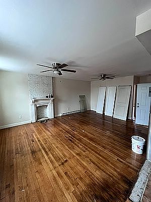 2nd image of 595 Bay St Floor 2