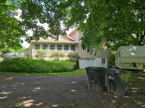 1490 Fox Hollow Rd, Williamsport, PA 17701