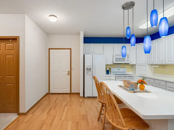 8341 Lyndale Ave S APT 303, Bloomington, MN 55420
