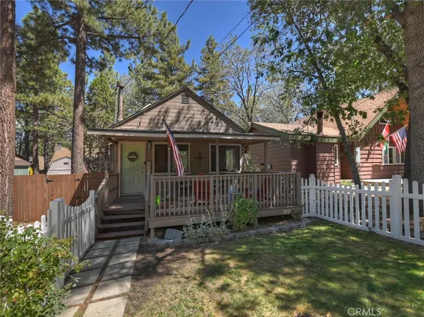 327 Wabash Ln, Sugarloaf, CA 92386