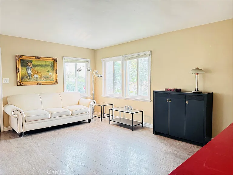 9729 W Live Oak Ave — Photo 3