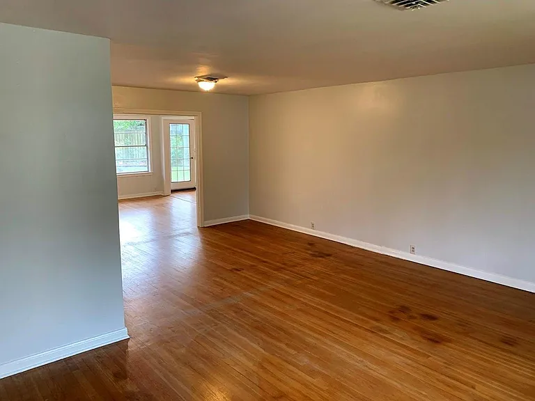 3111 Broadmead Dr — Photo 1