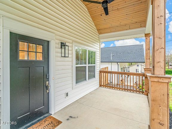 4th image of 2102 Bernhurst Dr