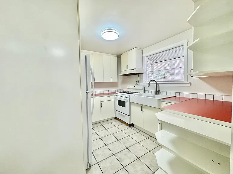 3110 Martin Luther King Jr Way — Photo 5
