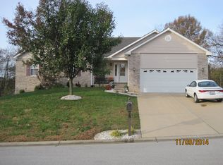 247 Bridgewater Hill Dr, Villa Ridge, MO 63089