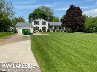 5208 Elizabeth Ln, Almont, MI 48003