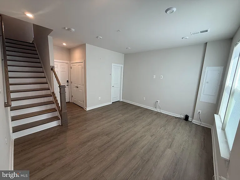 2505 Nicholson St — Photo 5