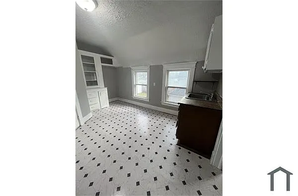 3287 W 56th St photo 1