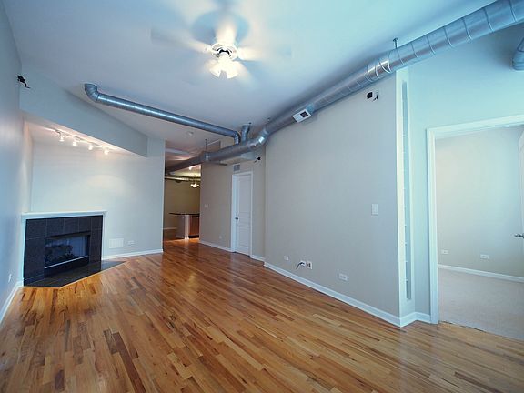LIVING ROOM WITH FIREPLACE
