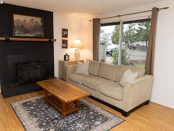 5th image of 2040 20th St