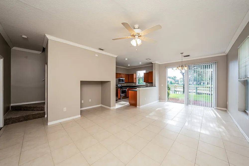 3 bed, 2.5 bath, 1598 sqft, $2,675 — Photo 4